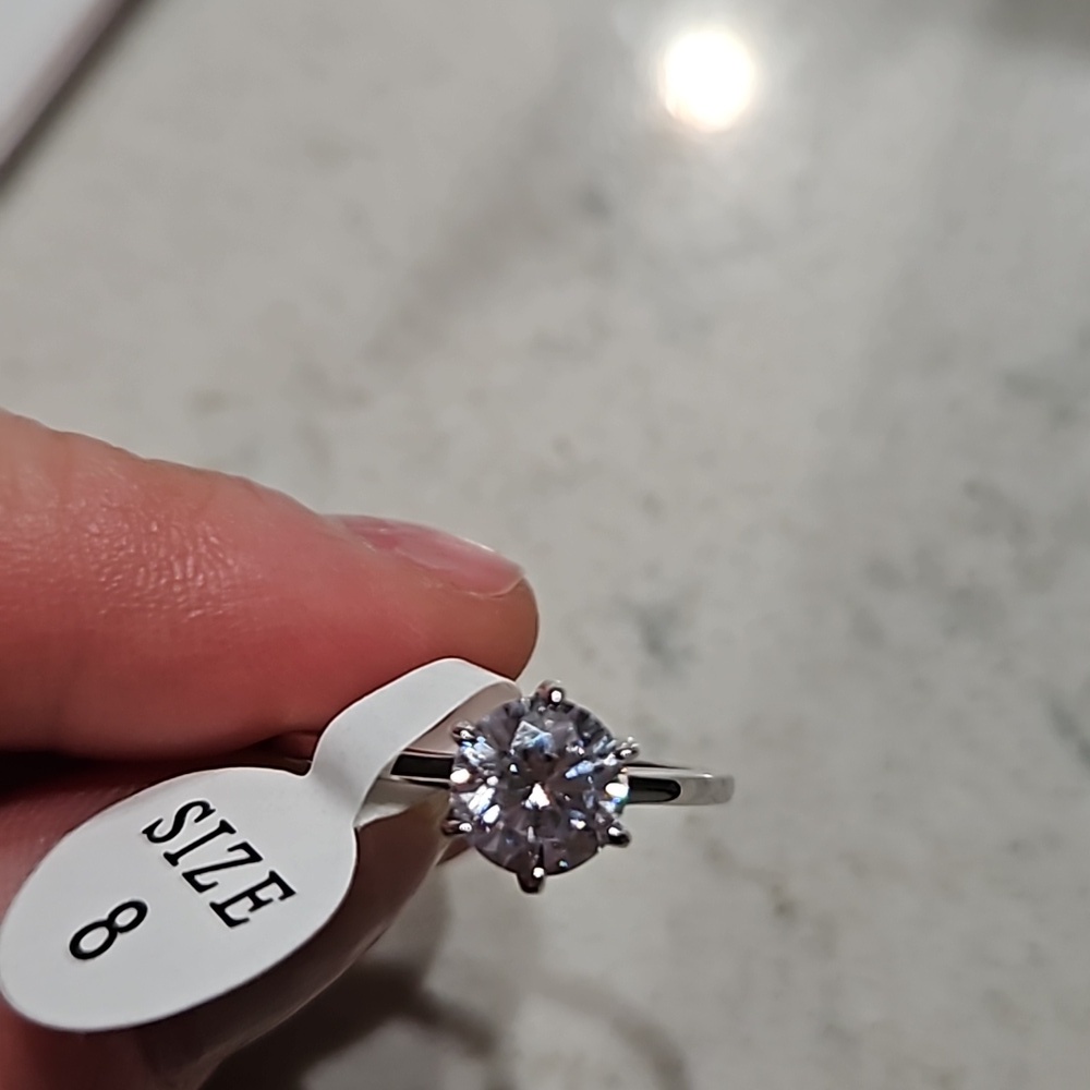 Cubic Zirconia ring size 8 - Picture 3 of 3